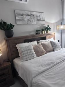 Ένα ή περισσότερα κρεβάτια σε δωμάτιο στο Japandi vibe new apartment
