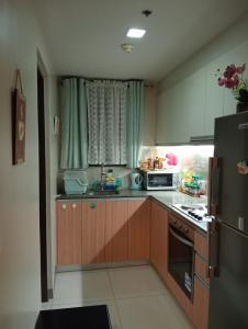 Η κουζίνα ή μικρή κουζίνα στο 3 BRooms 3 Baths Cozy Condo, One Manchester Place