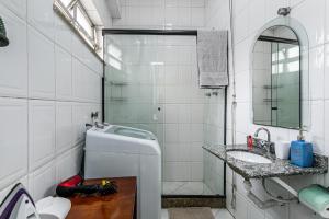 Bilik mandi di 200 metros Praia de Copacabana - Studio Completo +22 gambar