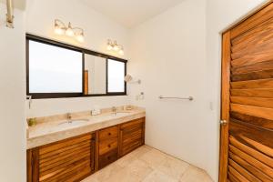 Ένα μπάνιο στο 1035 - Vista Hermosa +35 φωτογραφίες