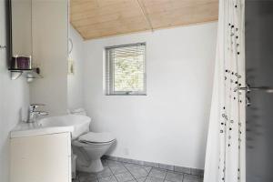 Ένα μπάνιο στο TV1115-Bindslev-Rollikevej-12 +27 φωτογραφίες