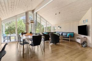 TV a/nebo společenská místnost v ubytování TV1602-Albaek-Lyngstien-7