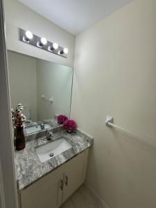 ウェランドにあるModern 3BR Home not listedのギャラリーの写真 +5枚の写真