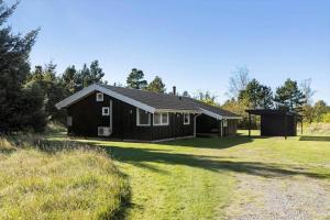 Το κτήριο όπου στεγάζεται  η παραθεριστική κατοικία