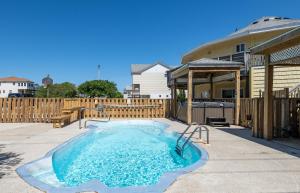 Bazén v ubytování K0135 Roundabout Resort - Oceanside, Pet Friendly, Pool, Hot Tub nebo v jeho okolí