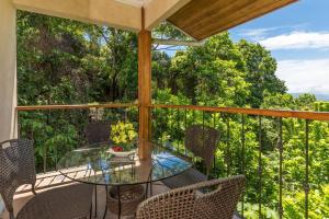 Balkón nebo terasa v ubytování Casa Sophia A Cozy, Treetop, Sea View Gem