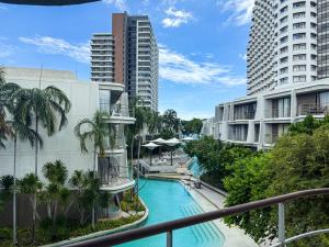 Πισίνα στο ή κοντά στο Cozy 2BR - Sea View Condo - Pool and Gym - Sontana