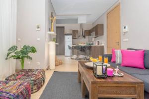 Kuchyň nebo kuchyňský kout v ubytování Sirene 1-BR Apt, Pool & Gym in Gemmayze