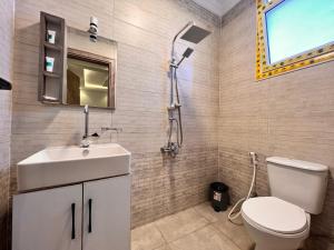 Ένα μπάνιο στο Pyramids loft view +55 φωτογραφίες