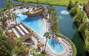 an aerial view of a pool at a resort at Resort Lake Buena Vista - 2 Quartos in Vineland