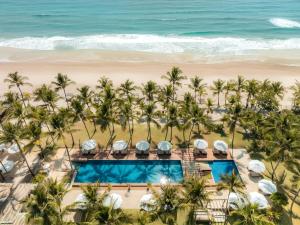 伊塔卡雷特克塞度假酒店的享有海滩和度假村的空中景致