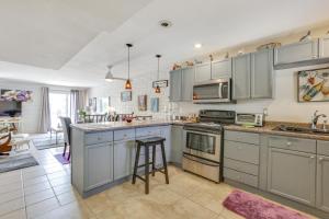 Fotografie z fotogalerie ubytování Pool and Hot Tub Access! Chic Condo in Scottsdale v destinaci Currys Corner