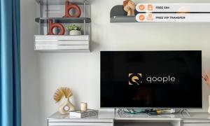 TV a/nebo společenská místnost v ubytování Qoople Elite 4 Elize apartments Premium location near Kleopatra