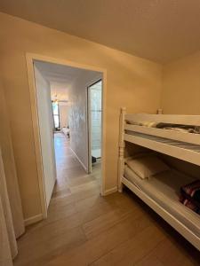 Ένα ή περισσότερα κρεβάτια σε δωμάτιο στο Apartment - La Grande Motte - fully equipped