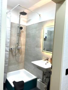 Bilik mandi di Japandi-Style in Dortmund mit Stellplatz, Balkon +18 gambar