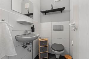 Koupelna v ubytování Glücksfewo71, Zentrum, Garage, 2Terrassen, 3DScan + 16 fotografií