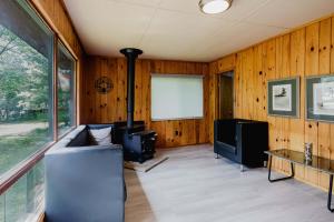 Et opholdsområde på 3-Bedroom Cottage #5 - Sand Bay