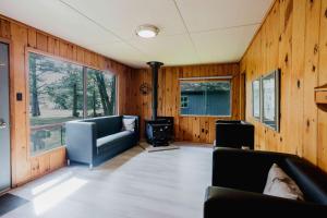 Et opholdsområde på 3-Bedroom Cottage #5 - Sand Bay