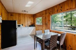 Køkken eller tekøkken på 3-Bedroom Cottage #5 - Sand Bay