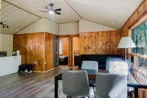 Køkken eller tekøkken på 3-Bedroom Cottage #9 - Sand Bay