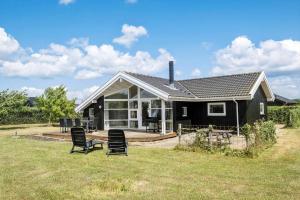 Το κτήριο όπου στεγάζεται  η παραθεριστική κατοικία