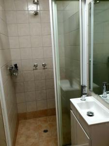 Koupelna v ubytování Sunset Apartments - 2 brm 2 bth Darwin City + 24 fotografií