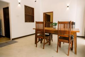 Χώρος καθιστικού στο Fransina House - Hiriketiya, Haven Garden Properties