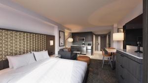 Ένα ή περισσότερα κρεβάτια σε δωμάτιο στο Hyatt House Washington DC Downtown Convention Center