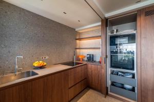 Fotografie z fotogalerie ubytování Suite Deluxe Samil v destinaci Vilamar + 27 fotografií