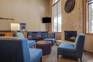 Khu vực ghế ngồi tại Comfort Inn Millersburg