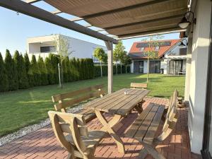 Κήπος έξω από το Villa Scandinavia Penati