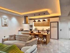 Η κουζίνα ή μικρή κουζίνα στο Villa Fülfül