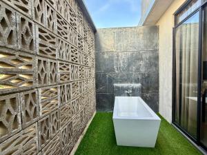 Ένα μπάνιο στο LE LODGE MANSION +47 φωτογραφίες