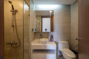 Et badeværelse på Vinhomes Grand Residences