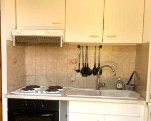 Kuchyň nebo kuchyňský kout v ubytování Beautiful house for 5 with swimming pool + 8 fotografií