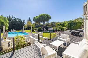 Hồ bơi trong/gần A c Villa 8BR 15P with Pool & Tennis – Antibes