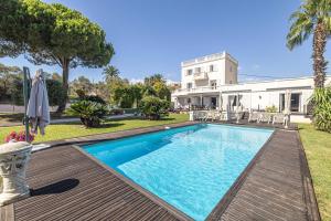 Hồ bơi trong/gần A c Villa 8BR 15P with Pool & Tennis – Antibes