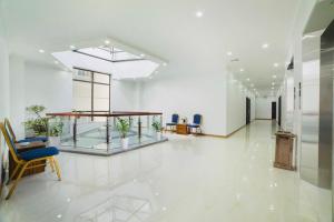 Gallery image of Quang Tung Heritage Cat Ba Hotel in Cat Ba