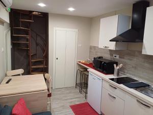 Dapur atau dapur kecil di Vecchio Borgo House