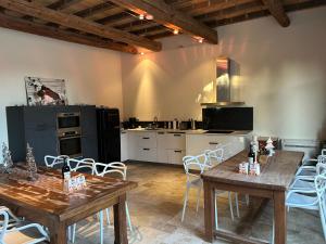 Η κουζίνα ή μικρή κουζίνα στο Mas en Provence chez Coba