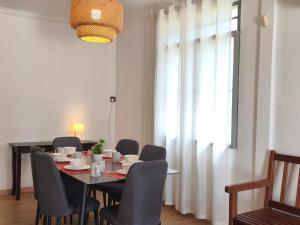 Posezení v ubytování Mantis 5B ,onehomestay, Sibu + 7 fotografií