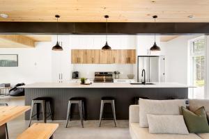 Gallery image of Le chalet ALTO - Nature & Détente in Saint-Alexis-des-Monts +39 photos