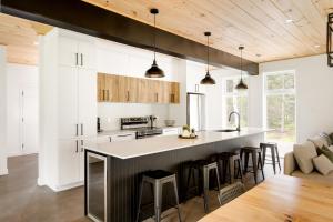Gallery image of Le chalet ALTO - Nature & Détente in Saint-Alexis-des-Monts