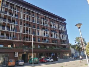 Το κτήριο όπου στεγάζεται  το διαμέρισμα