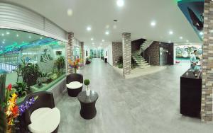 The lobby or reception area at Hotel Campestre El Cisne