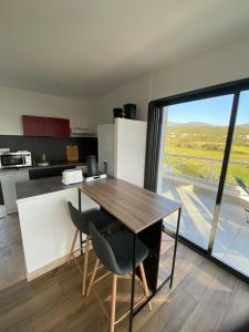 Køkken eller tekøkken på Appartement Agosta plage