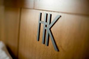 Un certificat, premiu, logo sau alt document afișat la Hotel Kašperk