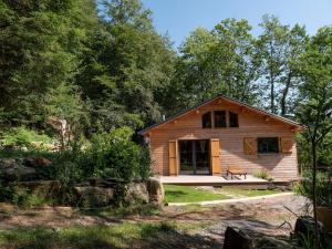 Tòa nhà nơi nhà gỗ tọa lạc