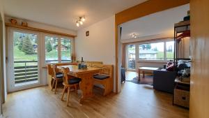 Χώρος καθιστικού στο Sunny 5 guests apartment by Moosfluh gondola