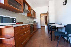 Kuchyň nebo kuchyňský kout v ubytování Hostel 4you